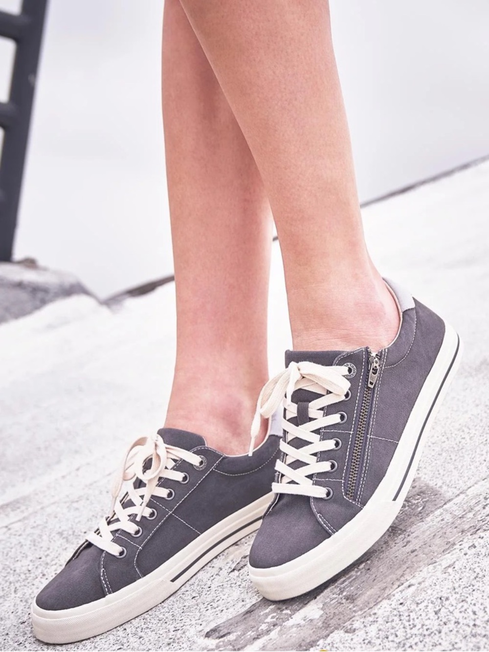 Taos Z Soul Sneakers
